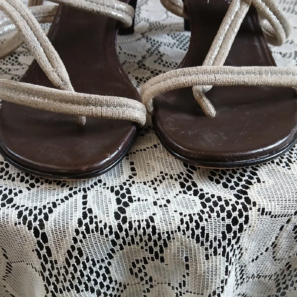Donald J. Pliner Tan Sandals with Strappy Design - Picture 7 of 9
